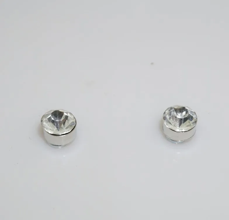 12 Para (24 stücke)/lot 3/4/5/6/7mm Runde Kristall strass Magnetbolzenohrrings Puck Damen Herren Magnetische Gefälschte Ohrstecker Schmuck