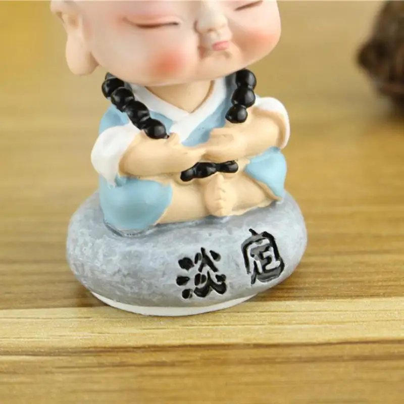 1pcs Kawaii Shaking Head Monk Figurine Crafts Fun Expression Resin Buddha Souvenir Dolls Accessories Craft Supplie Shome Decor