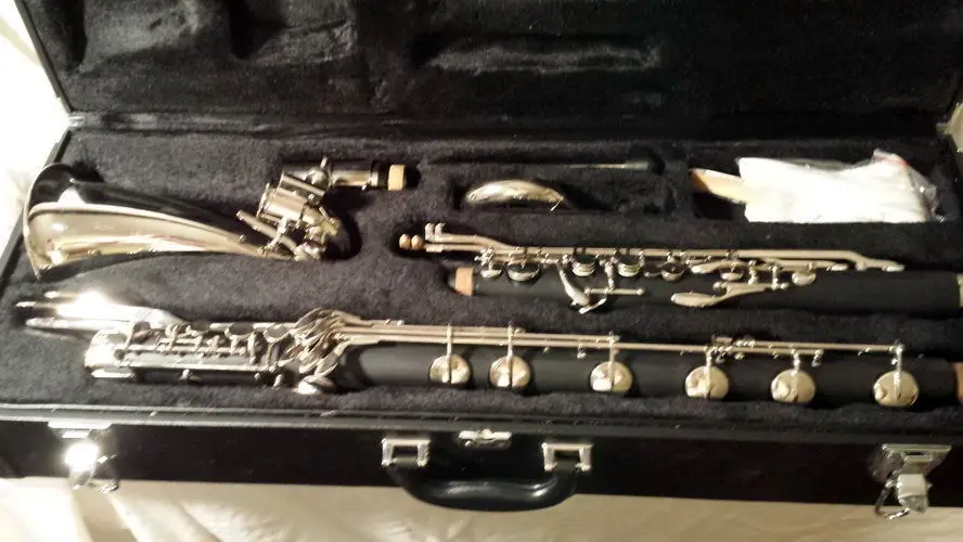 Bass Clarinet to Low C 236 pro Level Easy blowing great for student or Pro