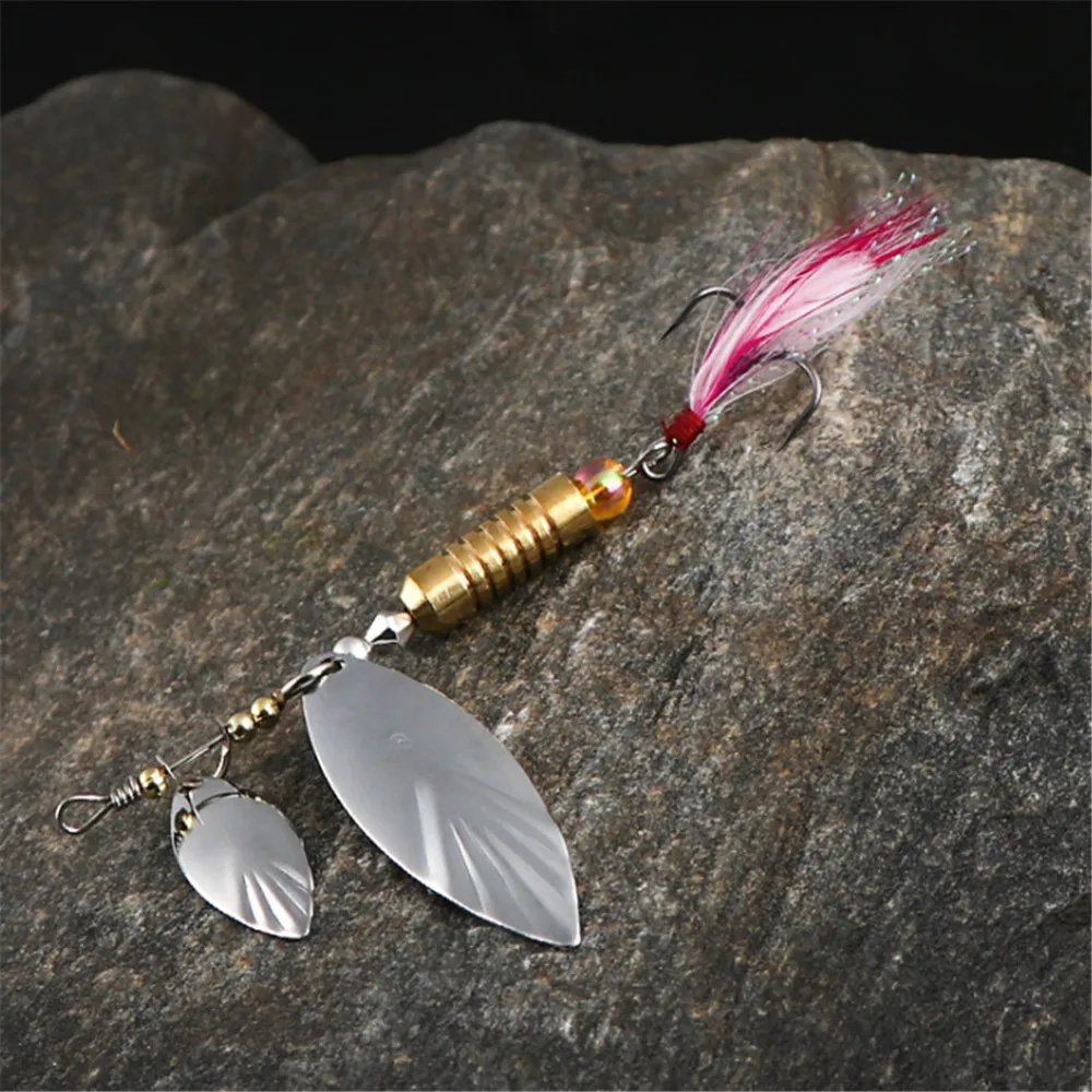1 Uds astilla metálica giratoria lentejuelas cuchara señuelo 7g/10g Spinner pesca cebo duro con gancho de plumas triples accesorios de pesca
