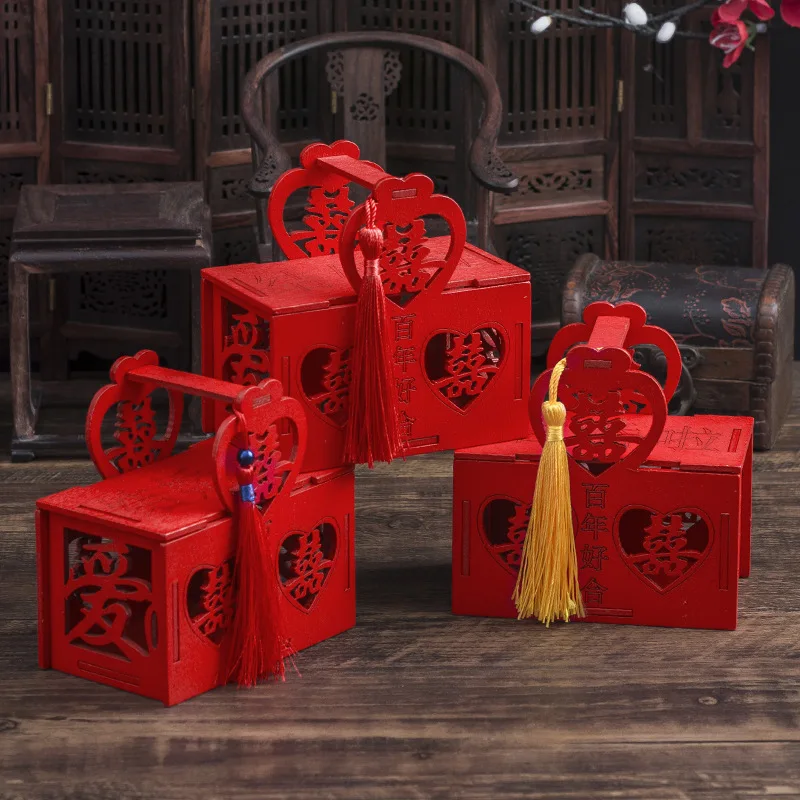 100pcs Creative design Wood Chinese Double Happiness Wedding Favor Boxes Candy Box Chinese Red Classical Sugar Case With Tassel