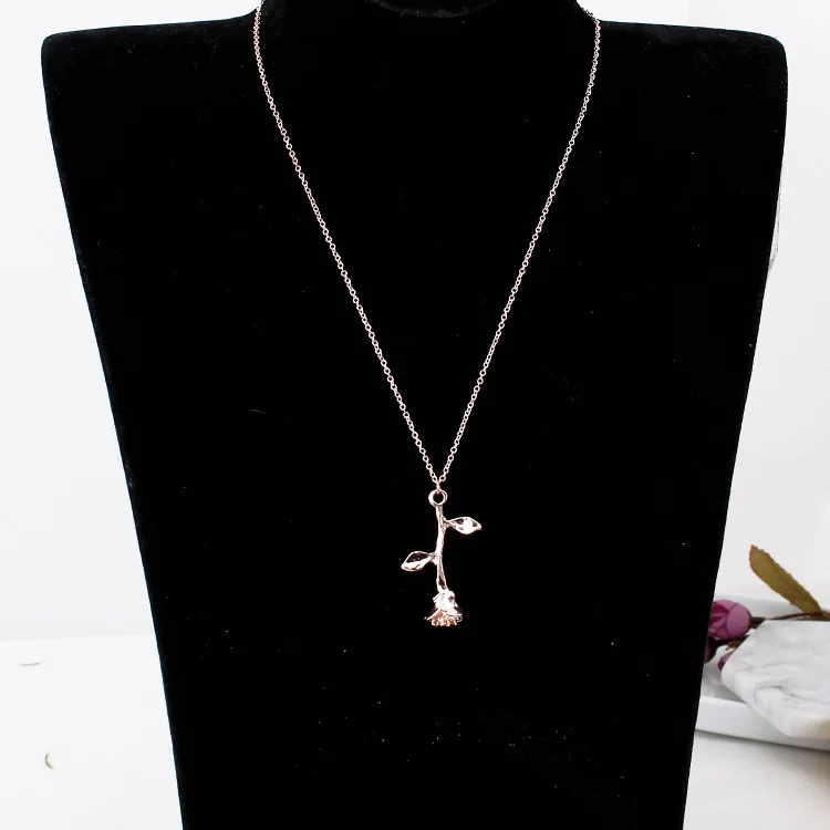 2018 Foreign Trade New Delicate Three-color Rose Pendant Necklace To Send Girlfriend Valentine\'s Day Gift Necklace Women Choker