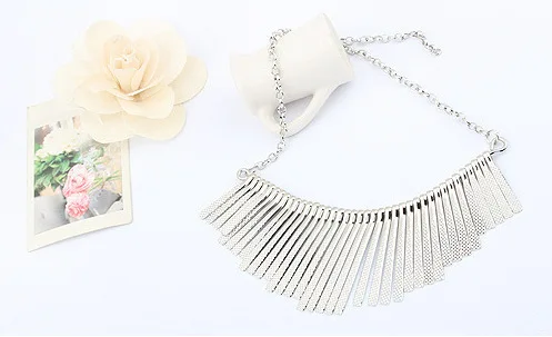 2015 vintage beads choker pendent Joker metal fringe necklace short necklace, European and American fashion necklace accessaries