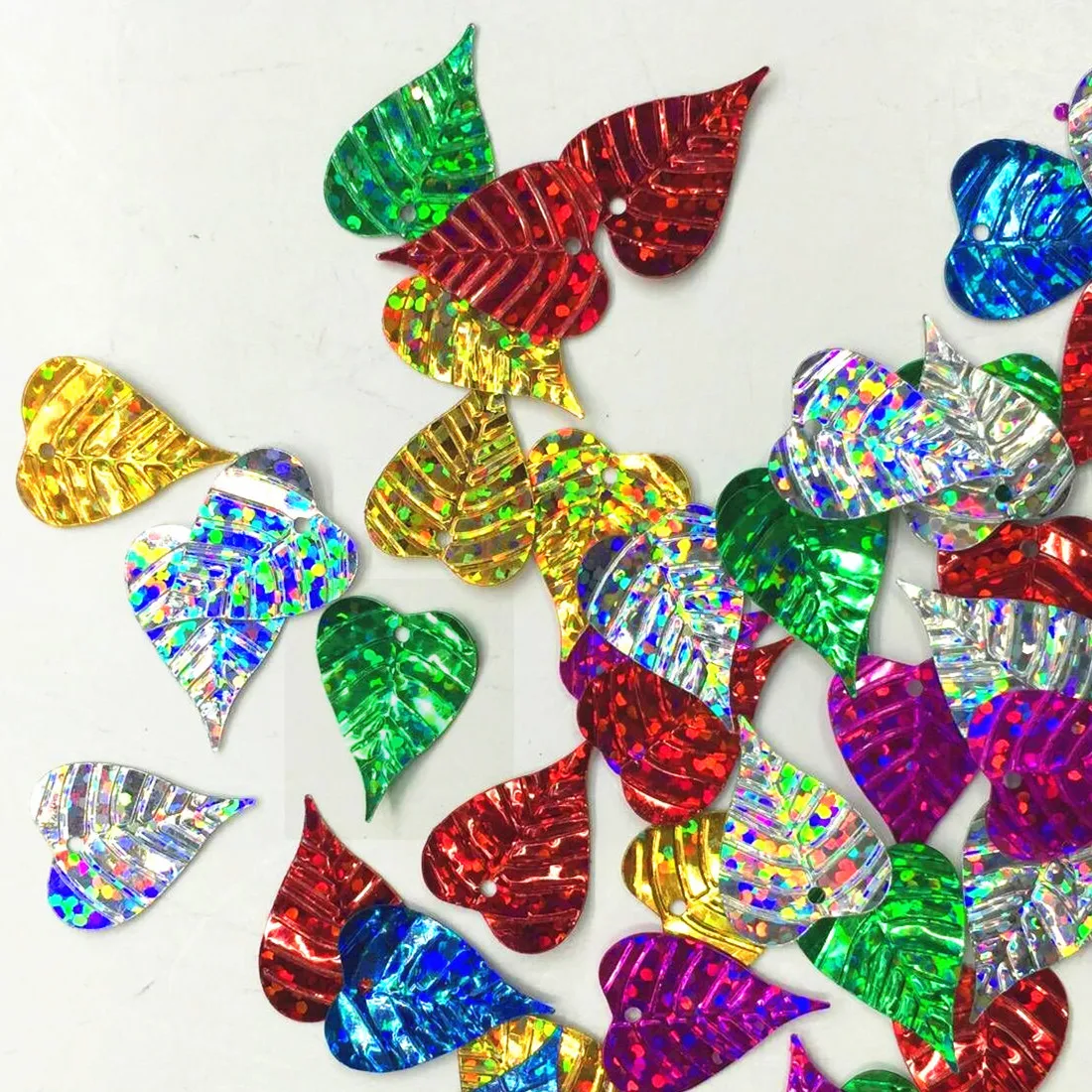 50 G/partij Pvc Blad Pailletten 15*20Mm Naaien Diy Kerst Accessoires Voor Ambachten Bladeren Met 1 Kant Gat mix Laser Kleuren Confetti