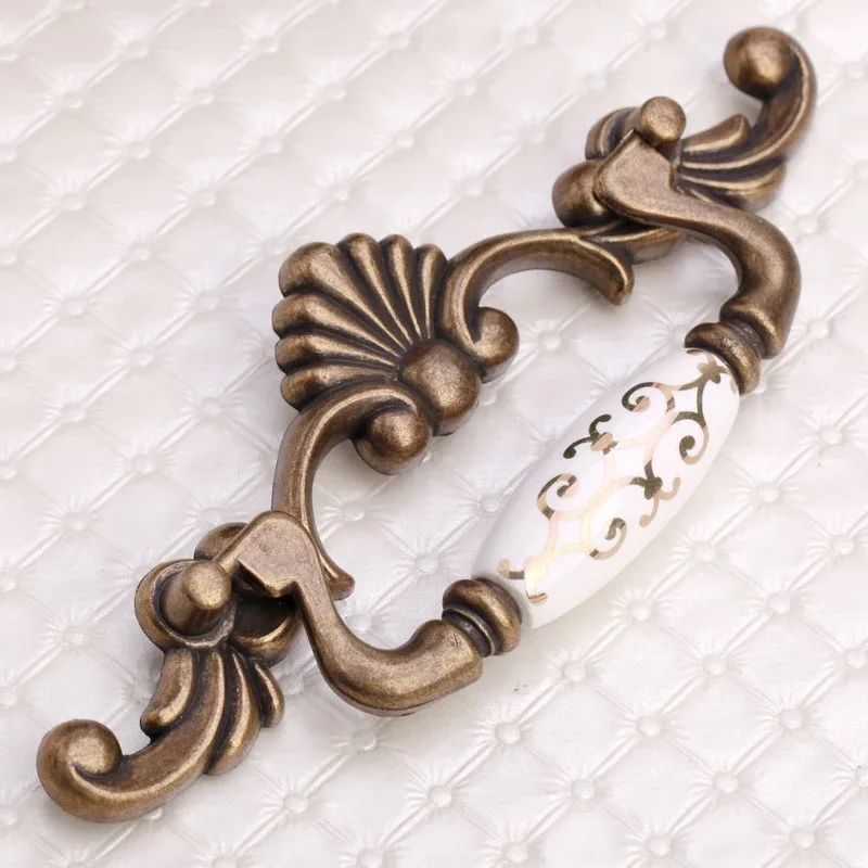 

Continental retro gold flower door rings hanging bookcase wardrobe Laqinggu Ceramic Drawer Handle American cabinet door handle