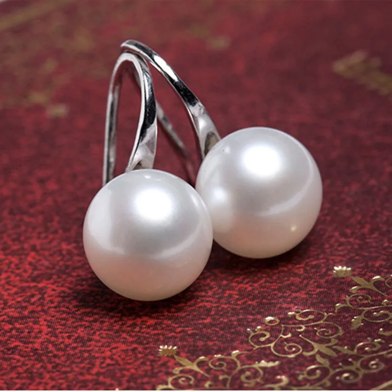 New Fashion Simulated Pearls Stud Earrings For Women Wedding Girl Jewelry Sweet Crystal Brincos Bijoux Pendientes