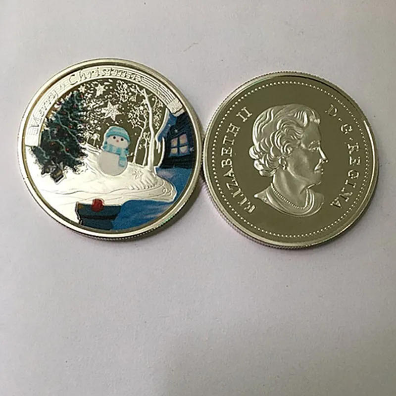 50 pcs Non Magnetic 2018 Santa Claus Christmas tree snow man coins silver plated badge 40 mm Elizabeth souvenir decoration coin