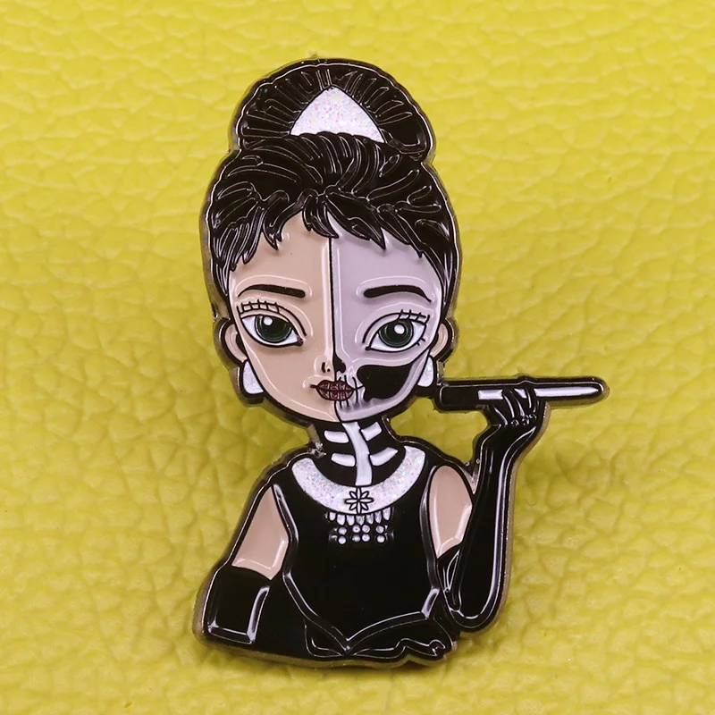 Audrey Hepburn Breakfast Women's Brooch Pin Badge