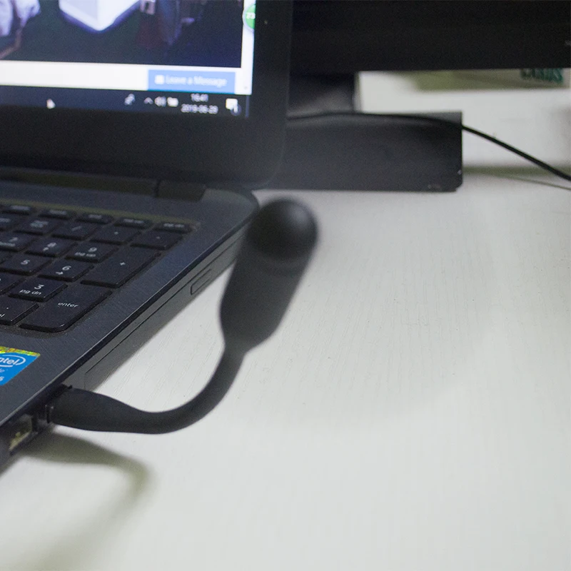 Ventilador USB creativo Mini ventilador portátil Flexible y Lámpara USB de luz led para banco de energía y portátil y ordenador de sobremesa Gadget de verano USB Gadget genial Mini USB 2 en 1 ventilador portátil para A