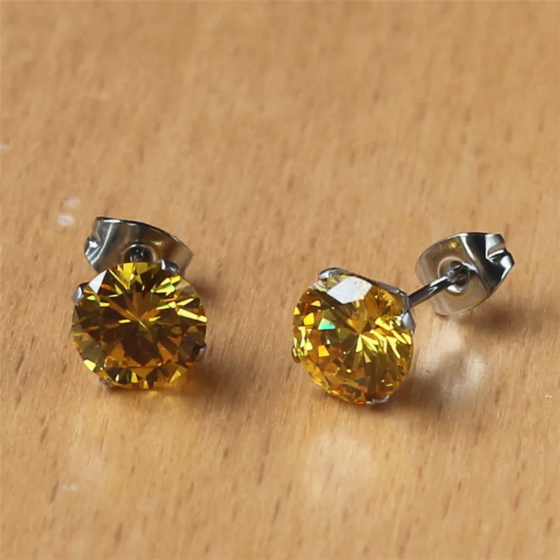 Klassische Ohrstecker aus Edelstahl mit goldenen Zirkonia-Steinen, 3 mm bis 8 mm, verblasst nicht, hypoallergen, hochwertiger Schmuck. – Detail 7