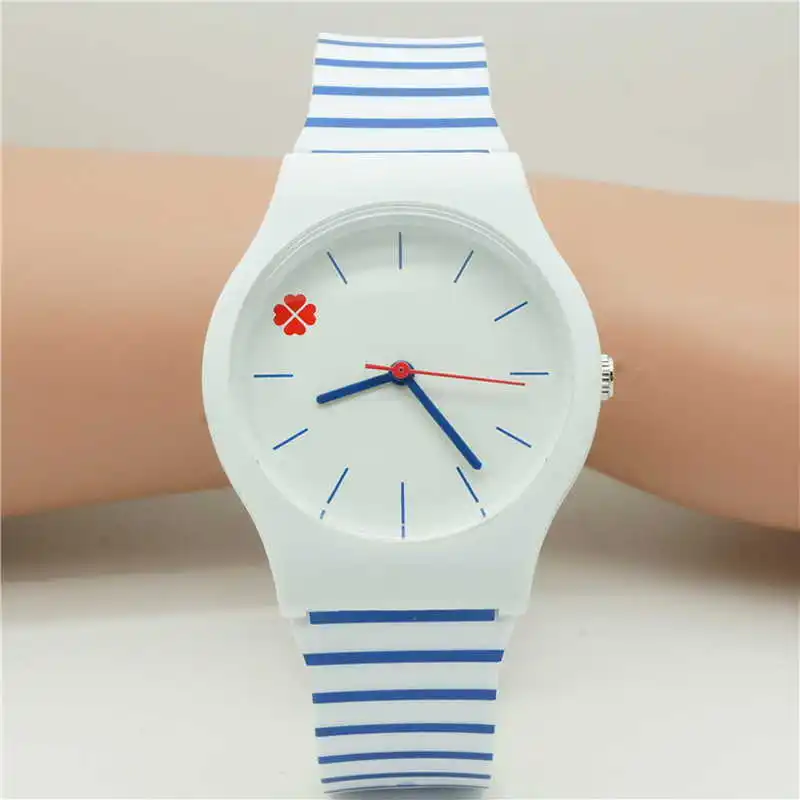 Casual Fashion Silicone strap High Quality Classic Crystal Watch Cartoon Novelty Student/women Watch