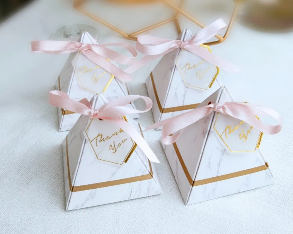 

New Europe Triangular Pyramid Style Triangle Candy Boxes Lovely Shining Star Pattern Wedding Candy Gift Box Marriage Decoration