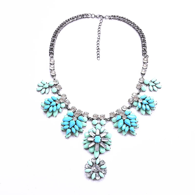 Fashion Acrylic Leaf Flowers Large Collar Necklace Women Luxury Crystal Big Choker Necklace Indian Ethnic Statement Necklace