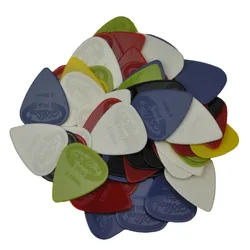 100 stücke mittlere 0,58mm glänzende rutsch feste Nylon gitarren picks Plektren