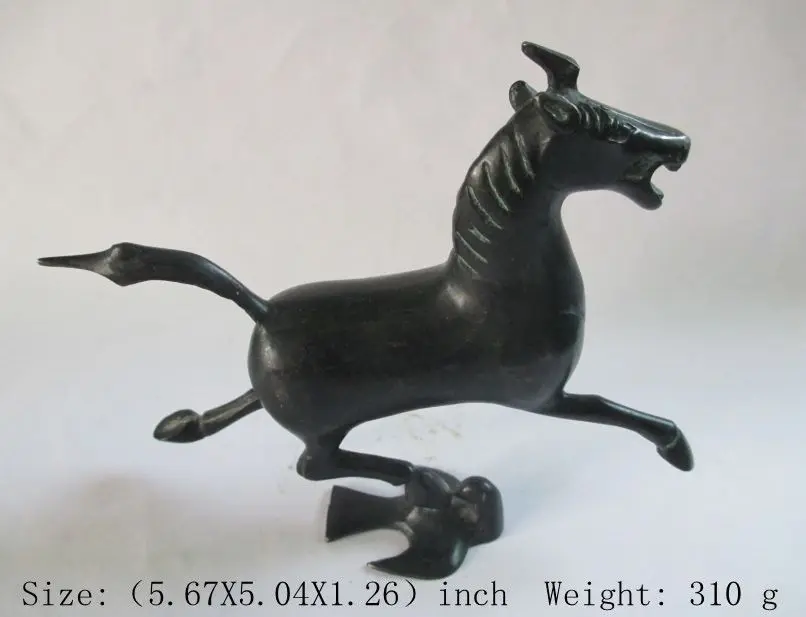 Elaborate Ancient Chinese bronze statue - The horse stepped on the swallow