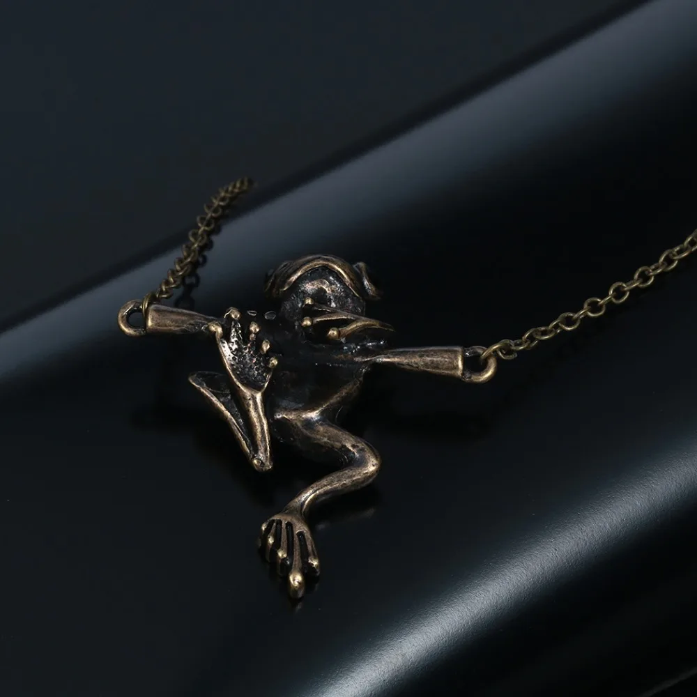 Wholesale Antique Baby Frog on a Branch Animal Unique Necklaces & Pendant For Women Men Antique Retro Brand Jewelry Homme Bijoux