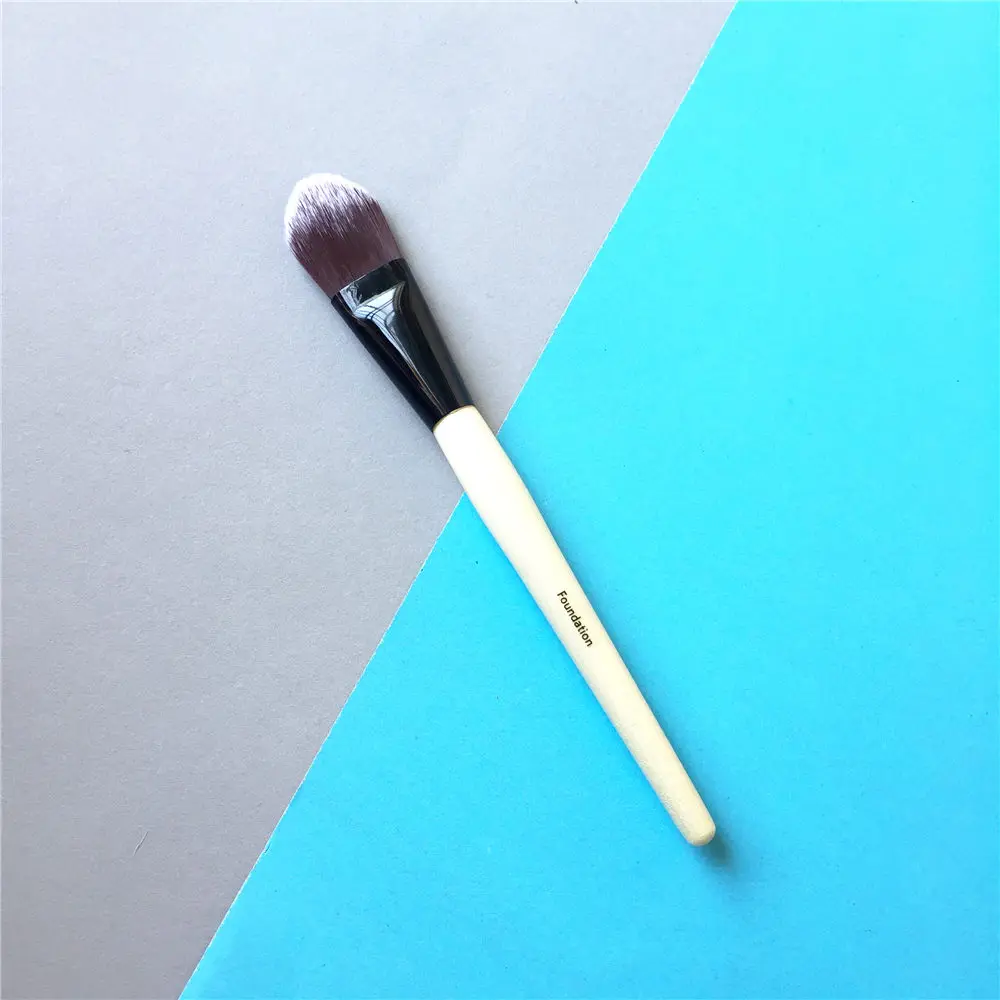 bdbeauty Wood Handle Foundation Brush - Paddle Shaped Flawlessly Finish Liquid Cream Brush - Beauty Makeup Blending Tool