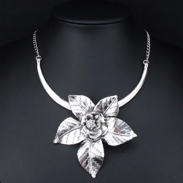 2025 New Fashion Long Vintage Jewelry Antique Big Flower Pendant Necklace Statement Choker Necklace & Pendants For Women XLL173