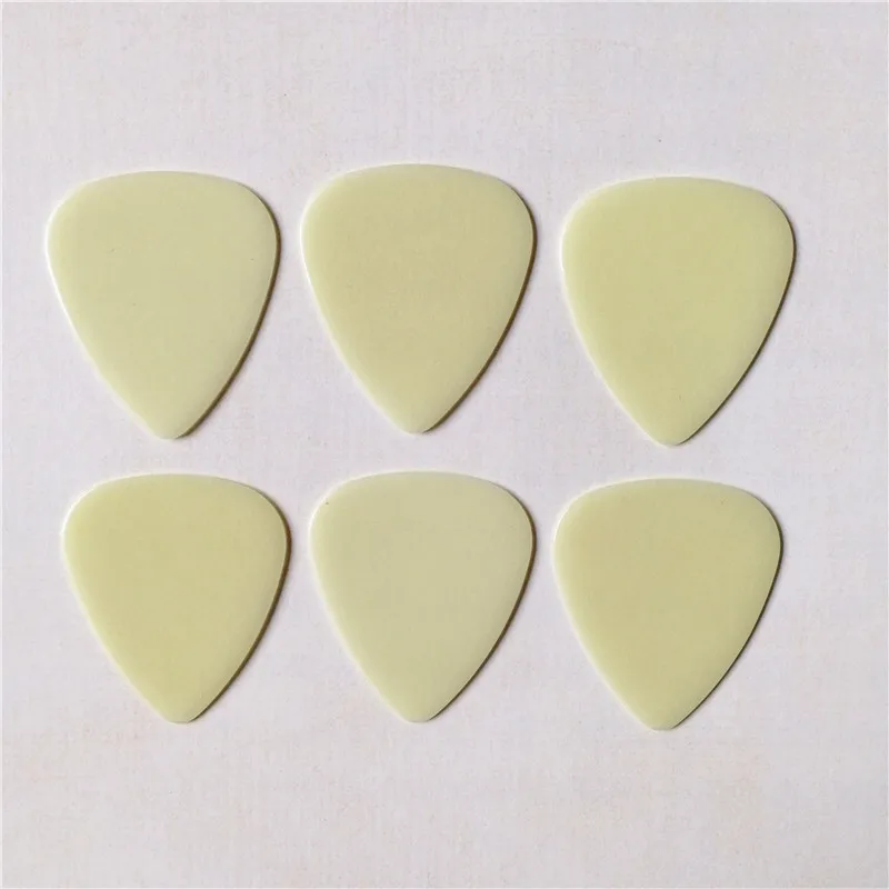 50pcs Free shipping Luminous Custom Guitar Picks, Brand Funny, Night Bright, Drop Shipping, 0.71mm 0.96mm