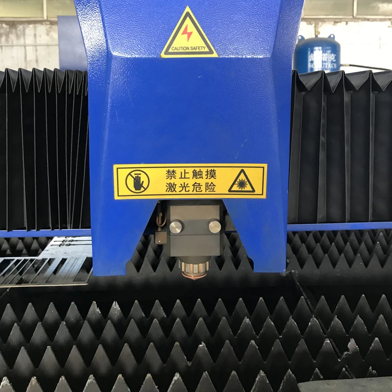 Machine de découpe laser 500w IPG/Raycus, pour l'acier épais et le carbone, avec tête automatique, 1500x300mm