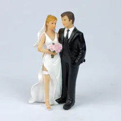 Romantic Resin Holding Bride Groom Figures Funny Wedding Cake Topper Personalized Cake Toppers In Event And Party Supplies