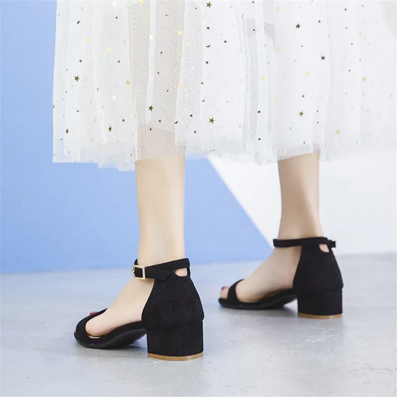 Off white Mid heel sandals women 2019Summer shoes Fashion Square heel Open toe sandals Fashion Concise Buckle Strap female shoes