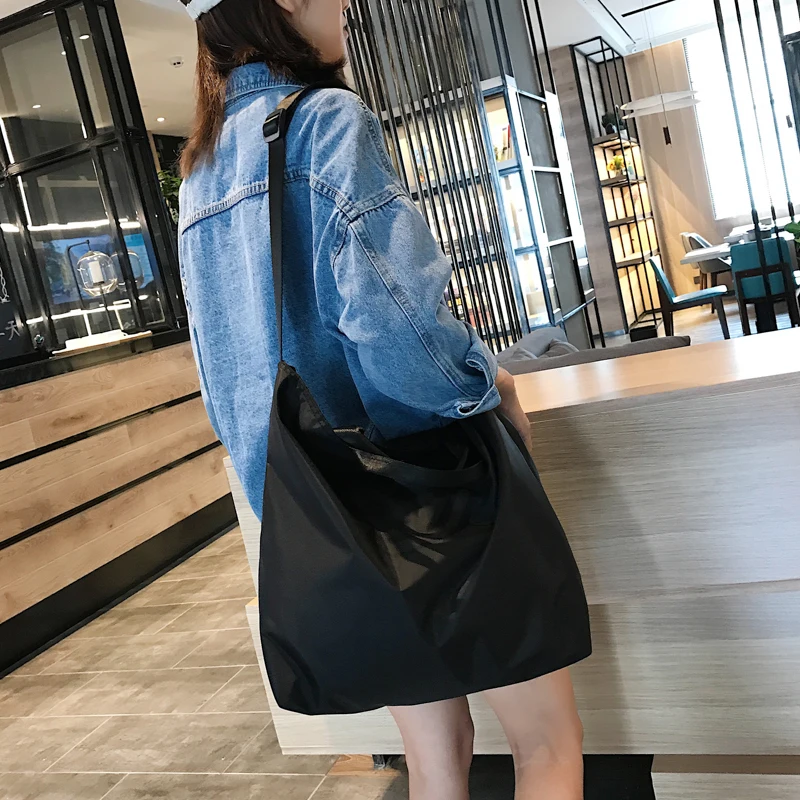 Nylon Waterproof Travel Bag High Quality Women Luggage Handbag Female Portable Travel Bag For Women 2018