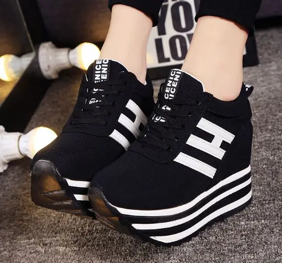 Hidden Heel Women Casual Shoes 2024 Women High Tops Canvas Height Increasing Wedges Shoes White Black Ladies Platform Shoes