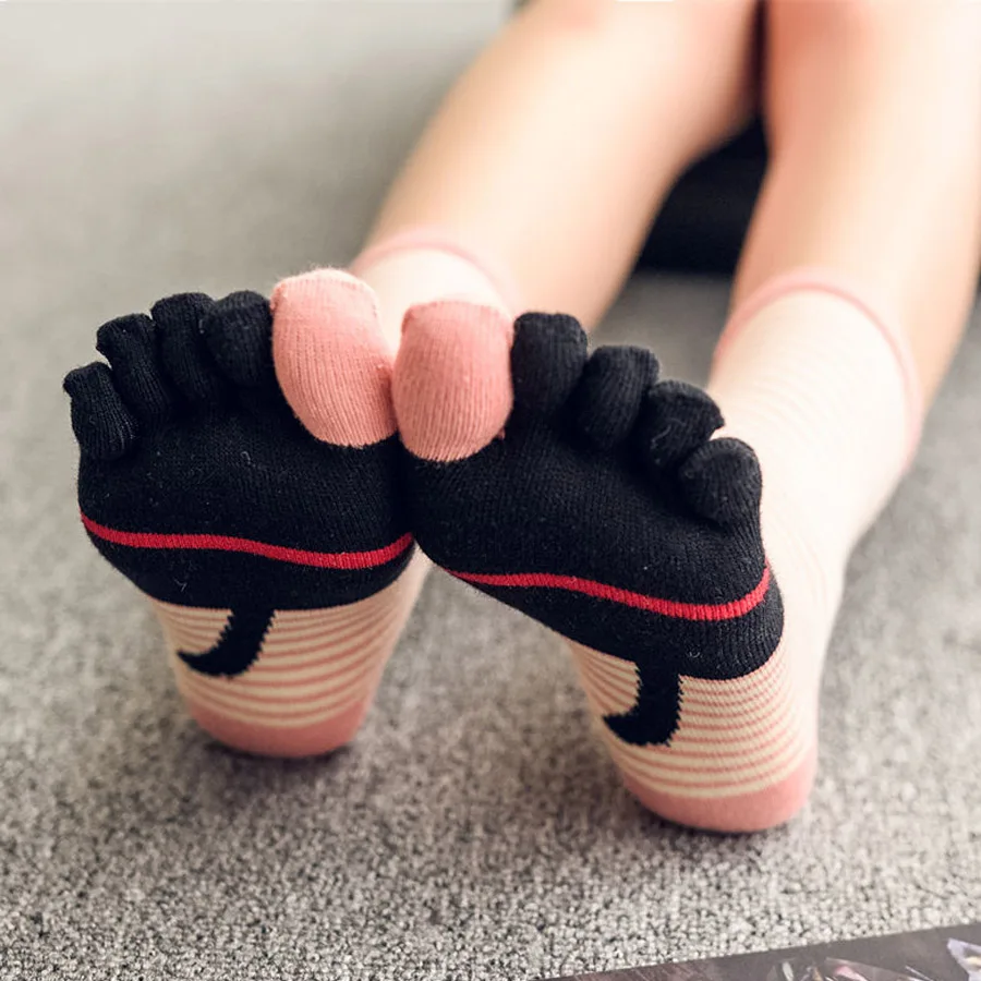 5 Pairs Women Toe Short Socks Cotton Striped Cat Cute Young Casual Sweat-Absorbing Breathable 5 Finger Harajuku Happy Socks