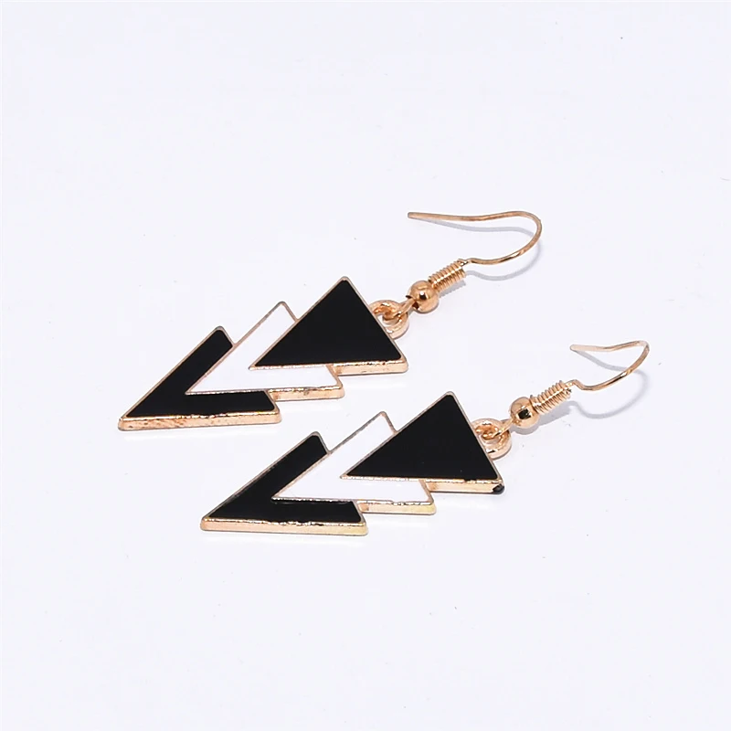 New Arrivals Fashion Black White Multi-layer Triangle Brincos oorbellen Simple Long Statement Clip on Earrings Women Jewelry