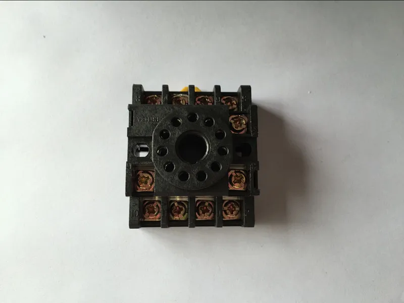

20pcs / lot PF113A 11 pin relay socket base for MK3P JTX-3C H3CR-A