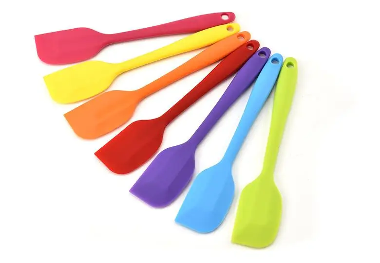 

by dhl 500pcs Kitchen Silicone Cream Butter Cake Spatula Mixing Batter Scraper Brush Butter Mixer Cake Brush Baking Tool useful