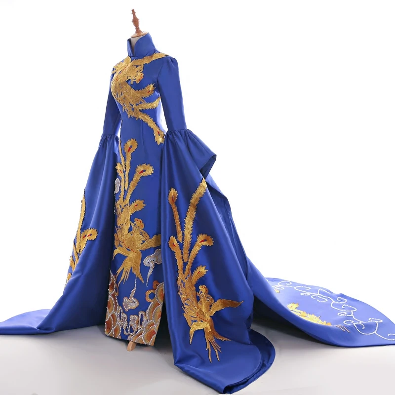 

100%real royal blue queen embroidery gown long dress Medieval Renaissance court Victoria dress/stage performance/show/drama