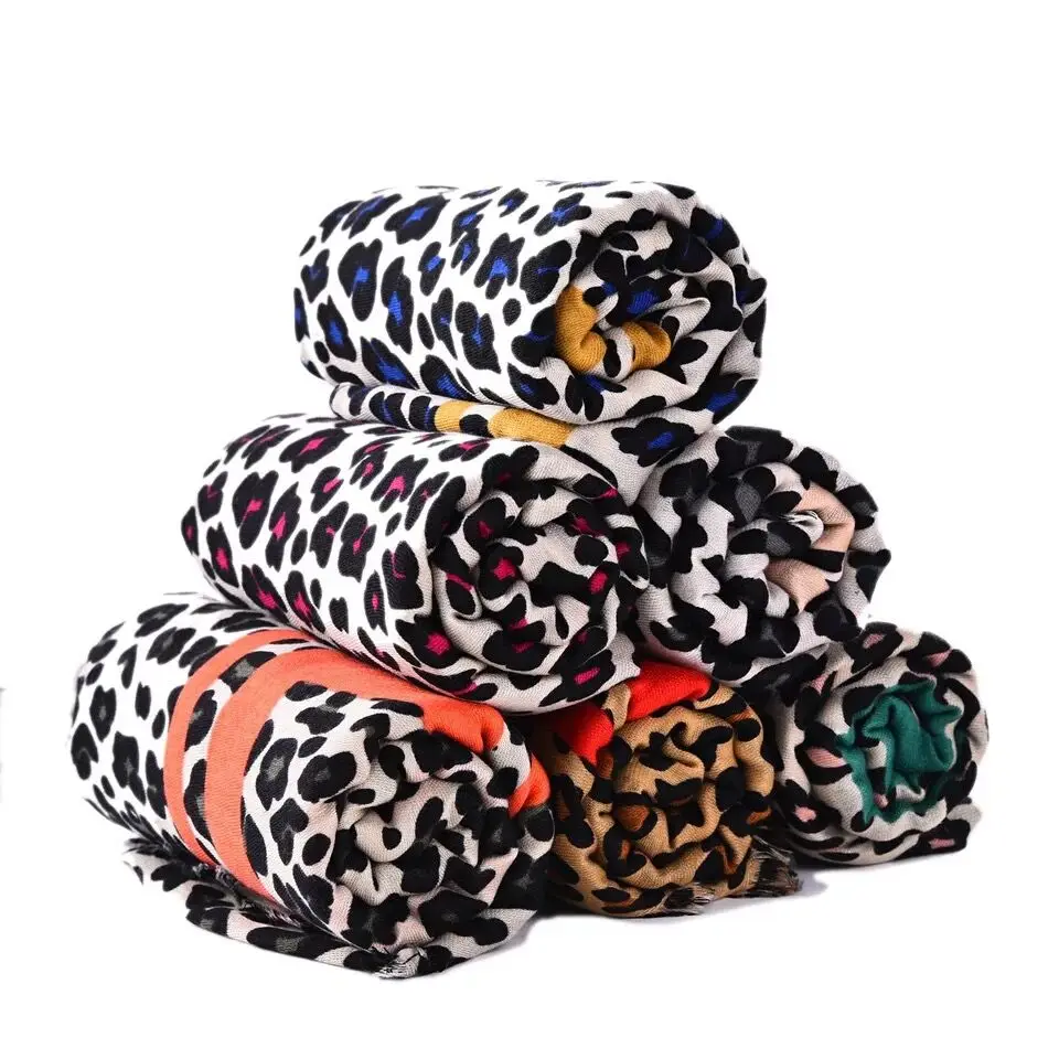 2024 venda quente animal leopardo impressão algodão feminino inverno outono cachecol xales fronteira envolve hijab foulard bandana ll 181070