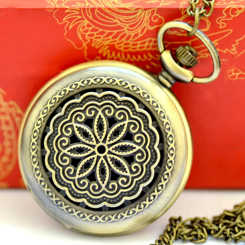 Vintage Classic Design Peripheral Figure Hollow Eight Flower Pocket Watch Wholesale Large Quartz Pocket Watch With Necklace 8051