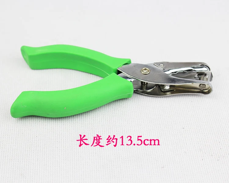 

6cmhole plastic handle punch forceps pliers punch machine garment cutting plate-making tools tailor sewing tools accessories1253