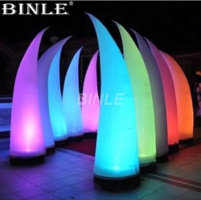 

Hot sale 16-color changing lighted pillars inflatable horn cone for wedding decoration