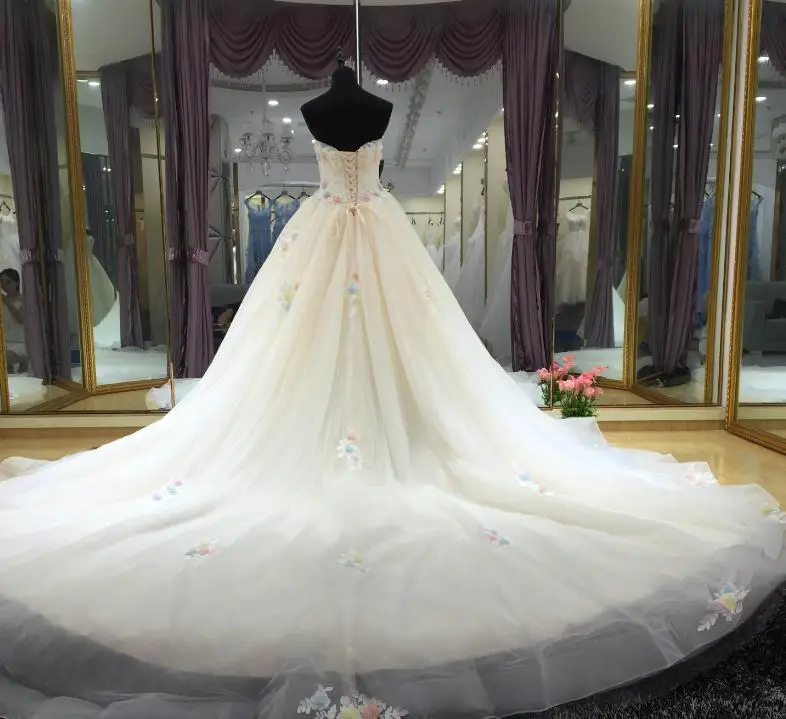 BANVASAC New Elegant Flowers Strapless Wedding Dresses Embroidery Beadings Sleeveless Satin Chapel Train Bridal Ball Gowns