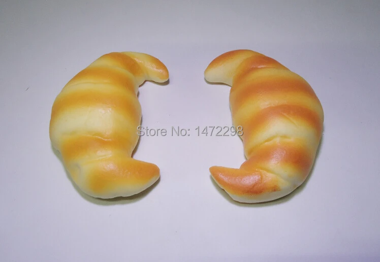 2 x Hot Lifelike Fake Croissanth Bread Garnish Artificial Fruit Faux Ox Horn Food Decor Kitchen