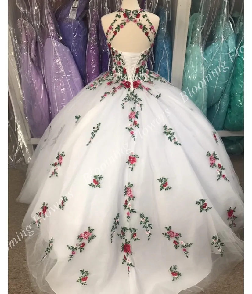 Vestidos de 15 asenos 2023 New Floral Quinceanera Dress Halter Neck Lace Up Back vestido debuttante Lace Appliques senza maniche