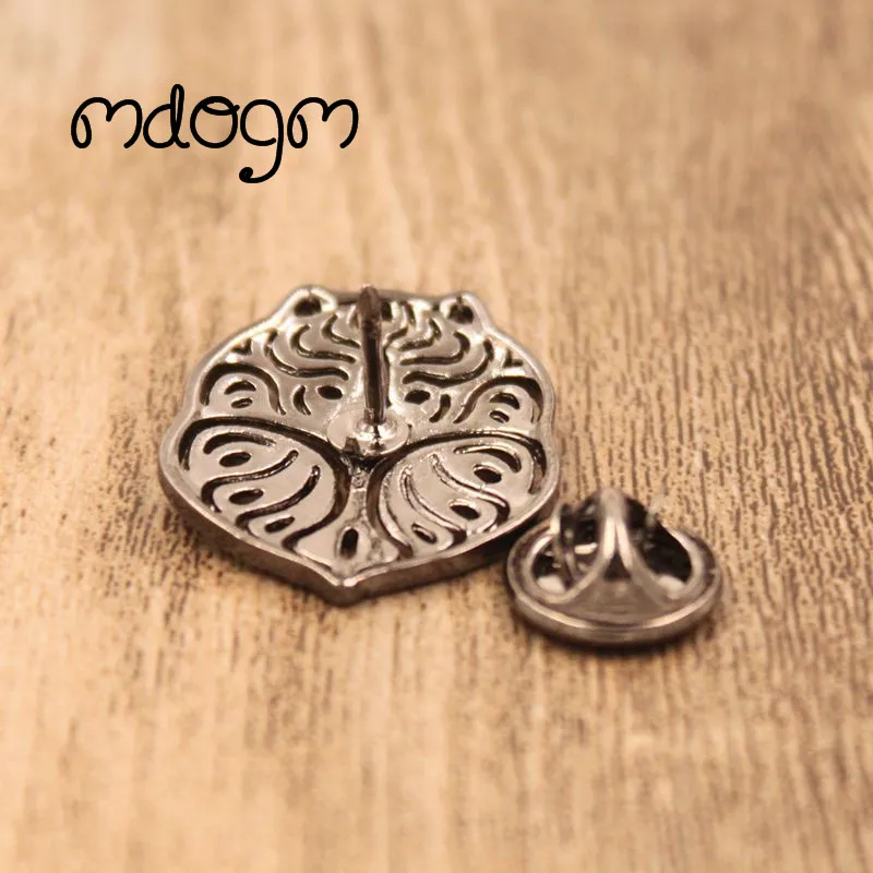 Mdogm Pomeranian Dog Animal Brooches And Pins  Suit Cute Funny Metal Small Father Birthday Fashion Gift For Male Men B029