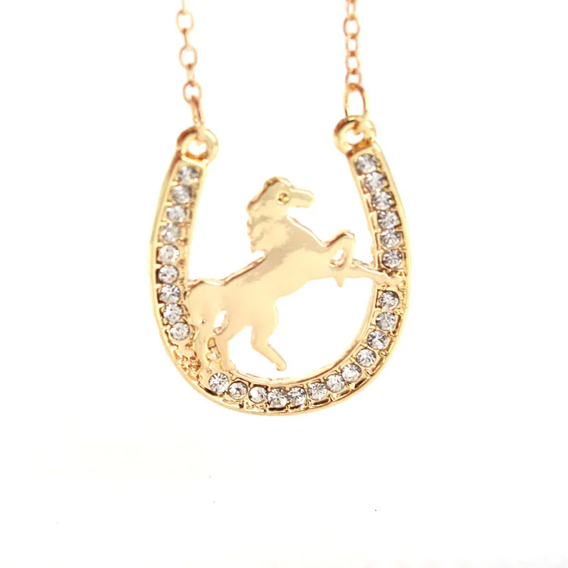 hzew running horse and Horseshoe pendant necklace