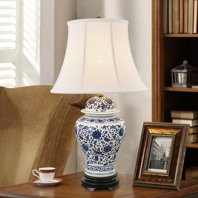 Jingdezhen Chinese ceramic table lamp bVintage style chinese blue and white porcelain ceramic desk table lamps for bedside