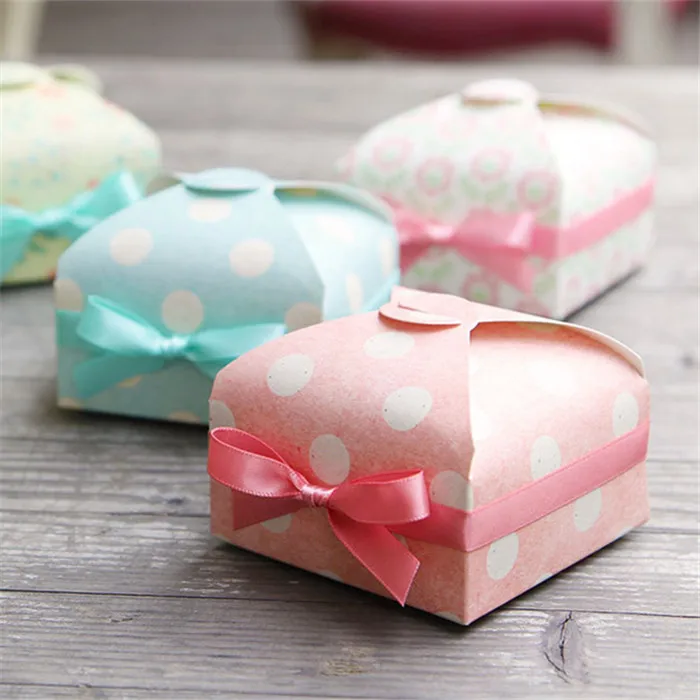 

7.5*7.5*3.5cm Polka Dots Paper Boxes Cake Box Candy Wedding Favor Boxes Gift Box 100pcs/lot Free shipping