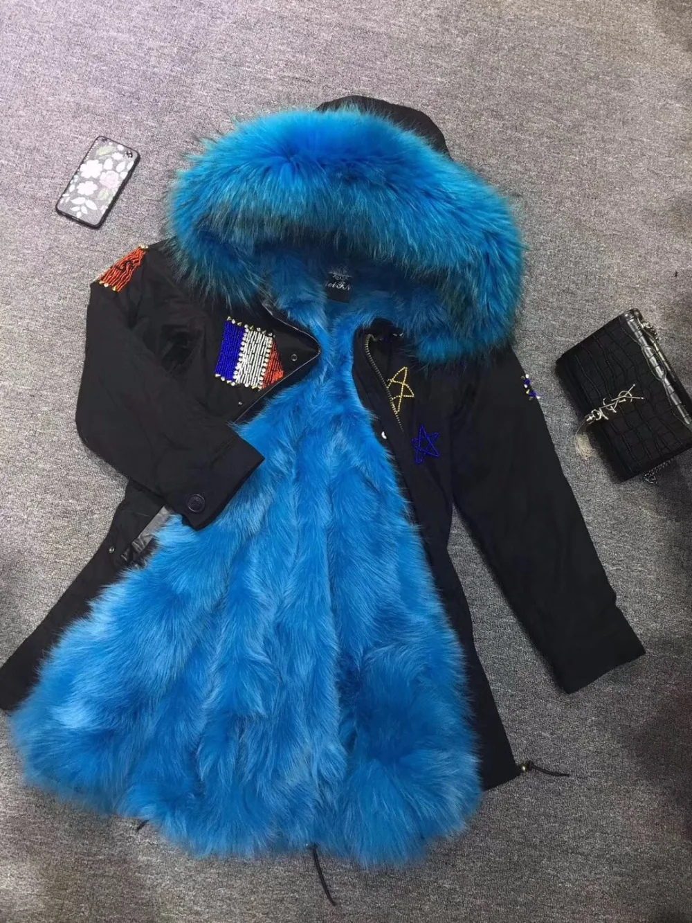 

2023 New Fashion Blue Fox Fur Lined Long Parka Black Cotton Shell Overcoat With French Embroidery Flag Pattern