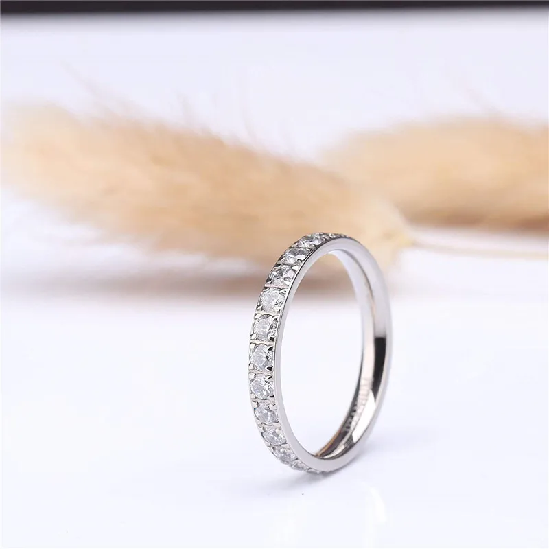 TIGRADE 18K vergoldete Ringe für Frauen, reiner Titan 3mm Ring mit Kubischem Zirkonia, Jubiläums-, Verlobungs- und Ehering, anillos mujer – Detail 5