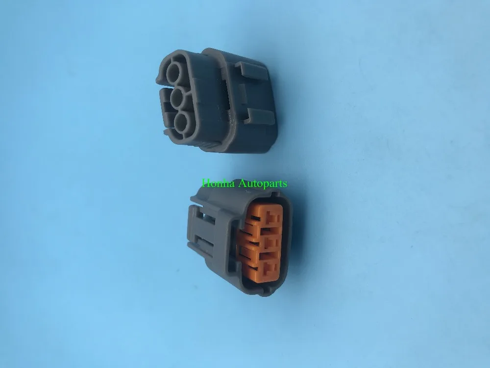 

Free shipping 50pcs 100pcs 3 Pin 6189-0486 Automotive Connector Sensor Plug