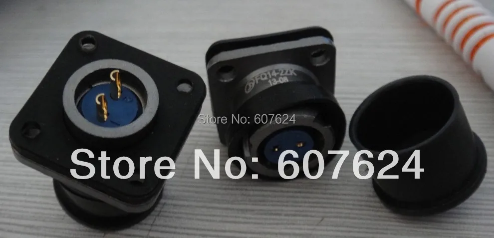 Новая и оригинальная розетка FQ14-2ZK-S YR