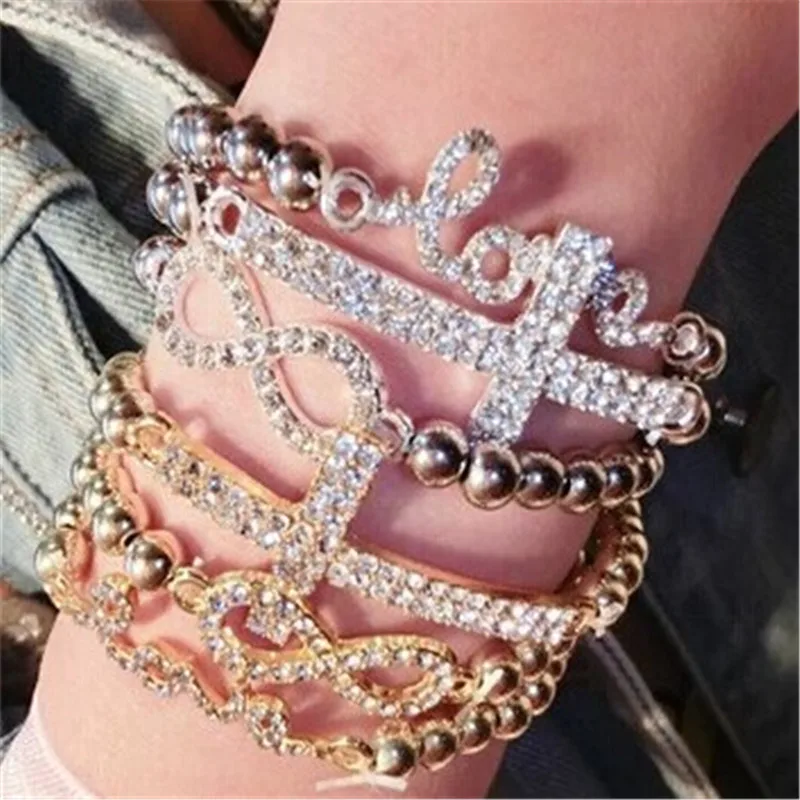 הכפפות הלא מוגבלות של Trendy Brand – תכונה מושלמת ללבוש יומי, עם שילוב של סגנון ופונקציונליות