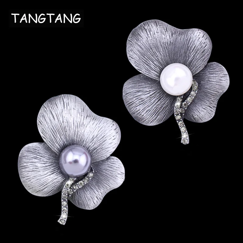 New Charming Brooch Pin Fashion Woman Gray Pearl Antique Rhinestone Flower Black Tone 3 Leaves Tin Brooch Pin Item NO.: BH7948